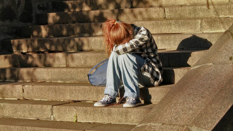 estudante rapariga triste