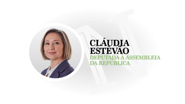 Cláudia Estevão