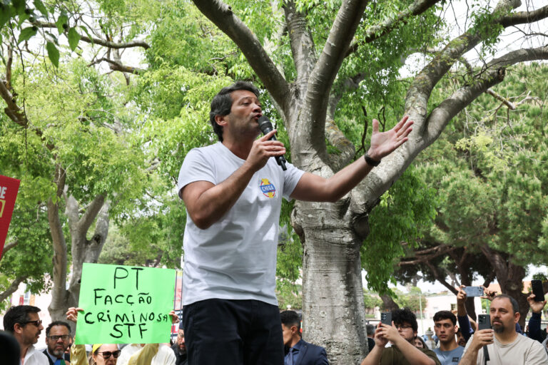 Right wind demonstration against the visit of Brazilian President Lula da Silva