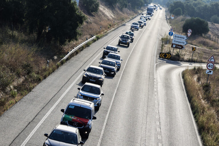 Marcha lenta contra o aumento dos combustíveis entre Grândola e Sines